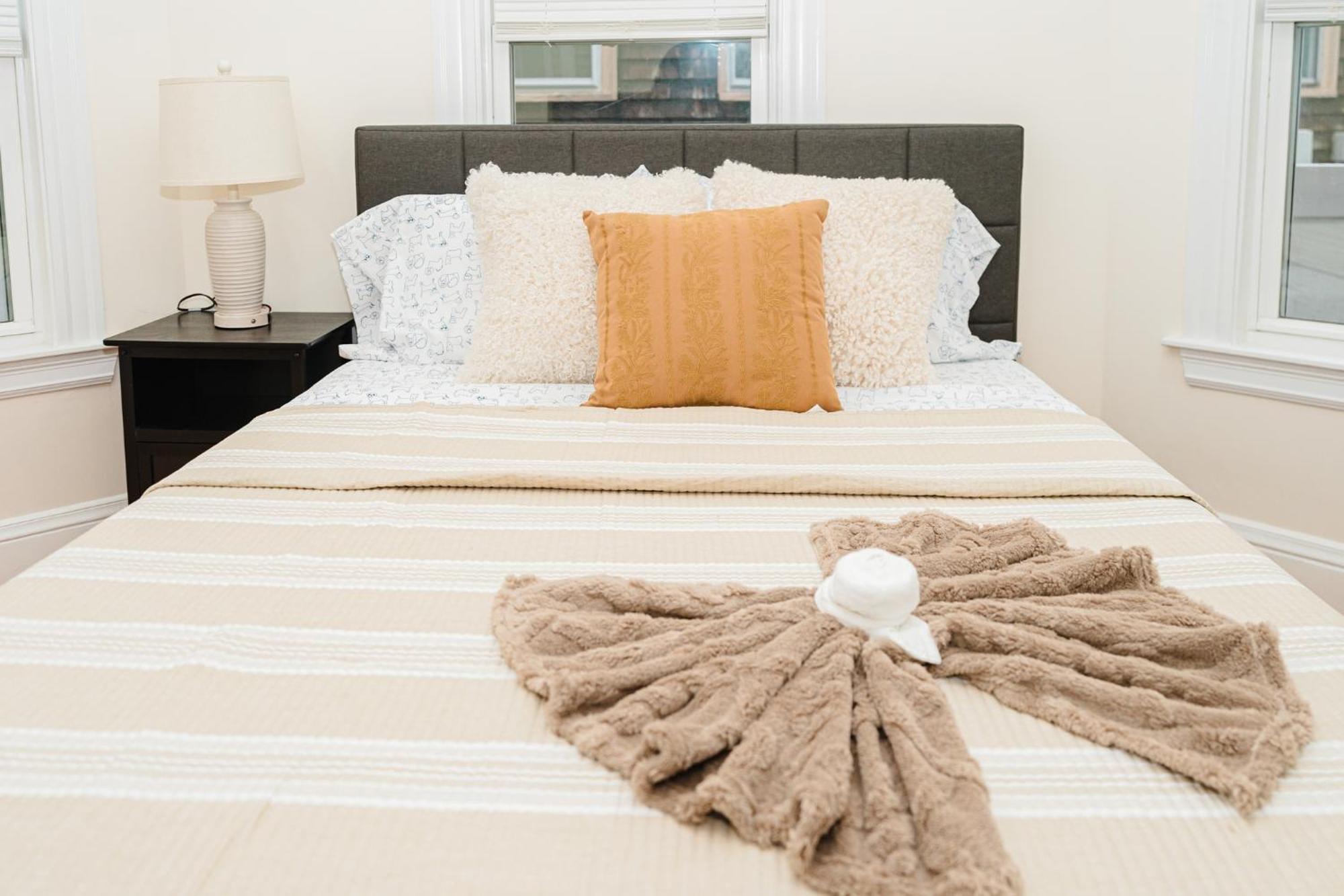 76 Carruth - 4br Cozy And Lovely Apartment *