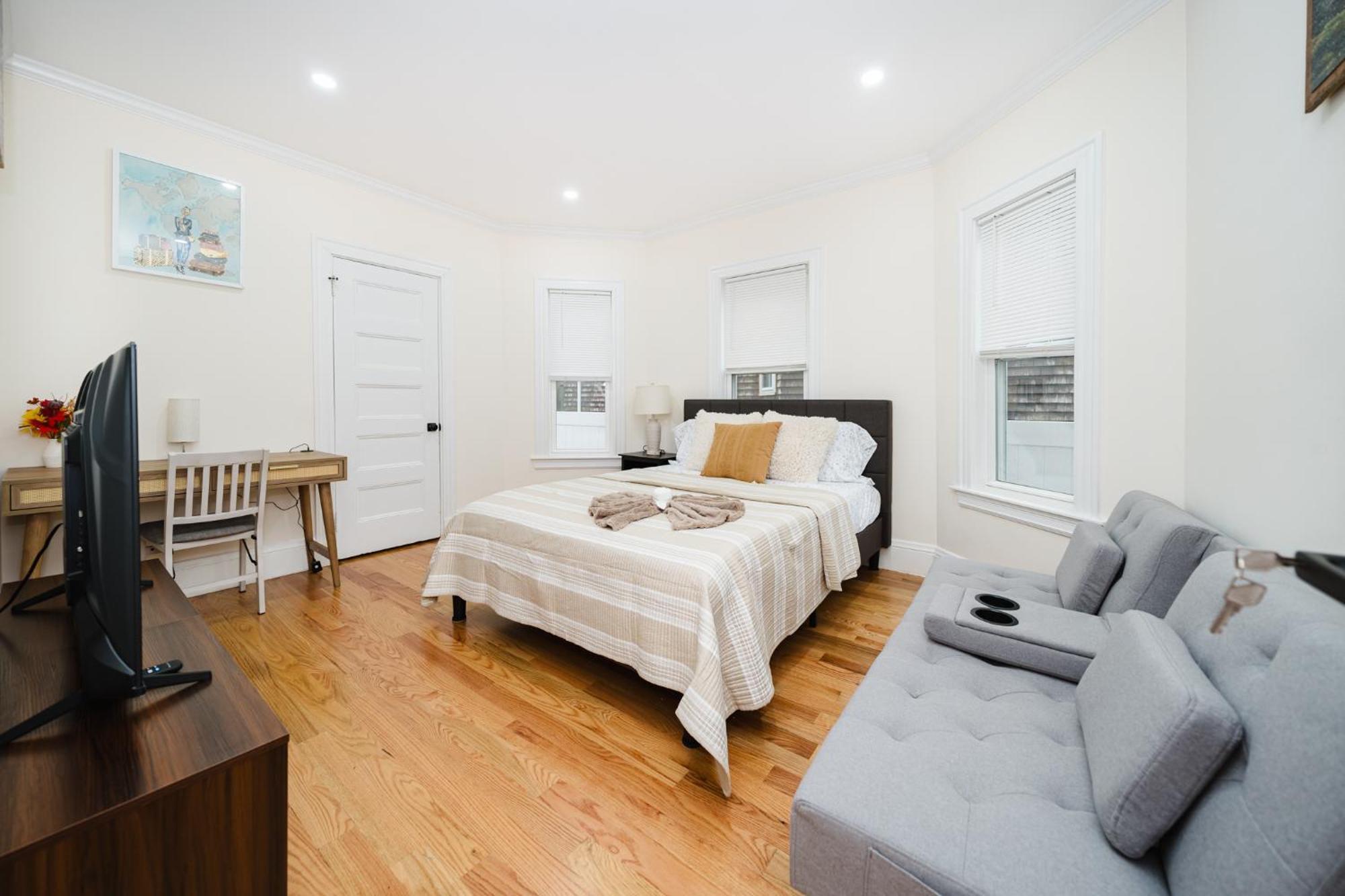 76 Carruth - 4br Cozy And Lovely Apartment *