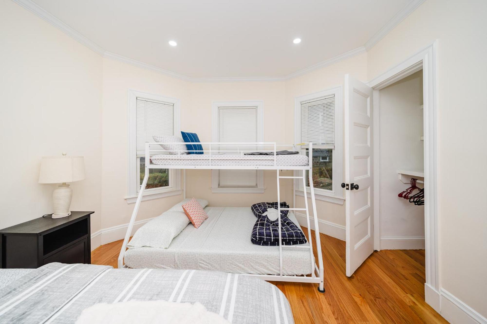 76 Carruth - 4br Cozy And Lovely Apartment Boston