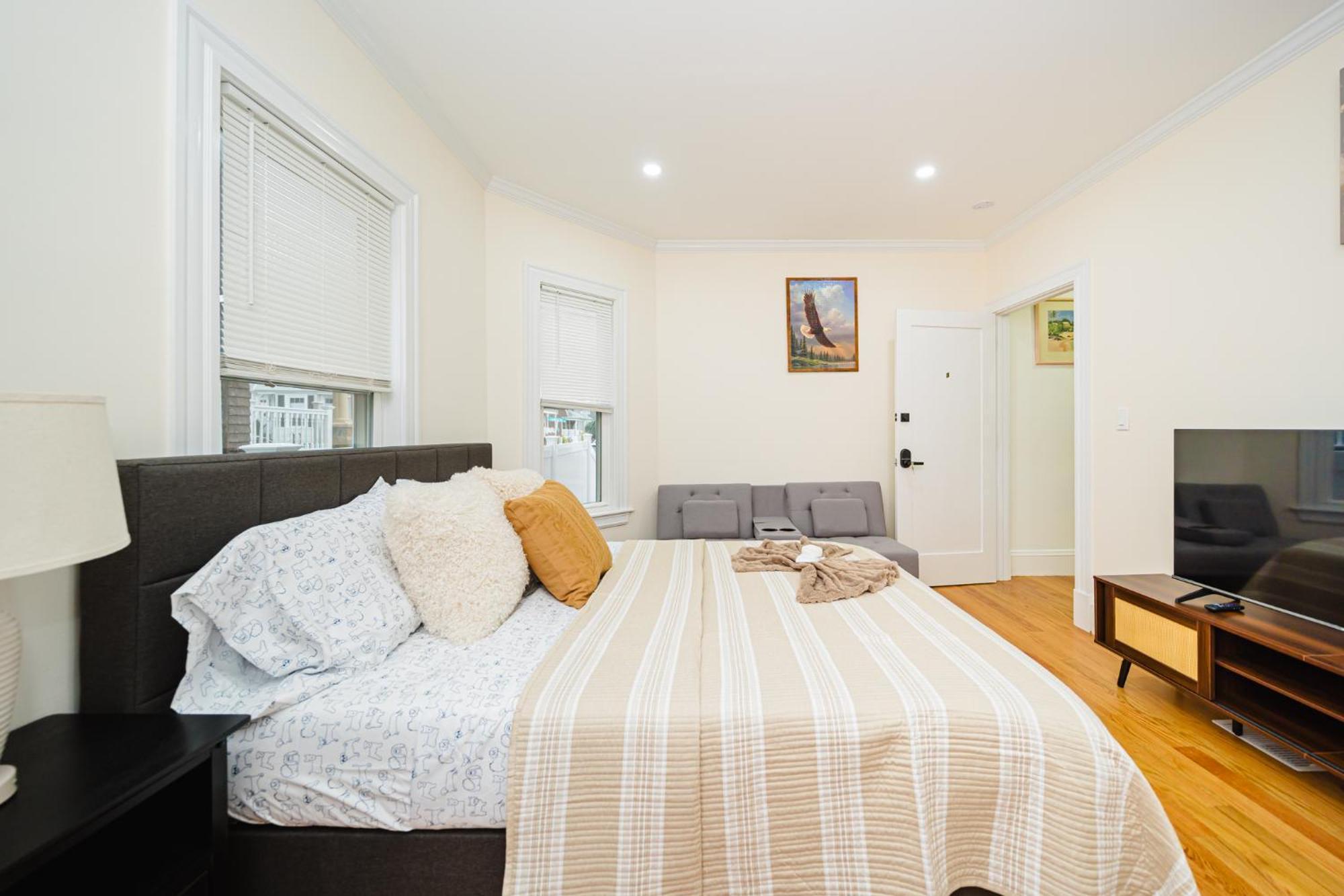 76 Carruth - 4br Cozy And Lovely Apartment