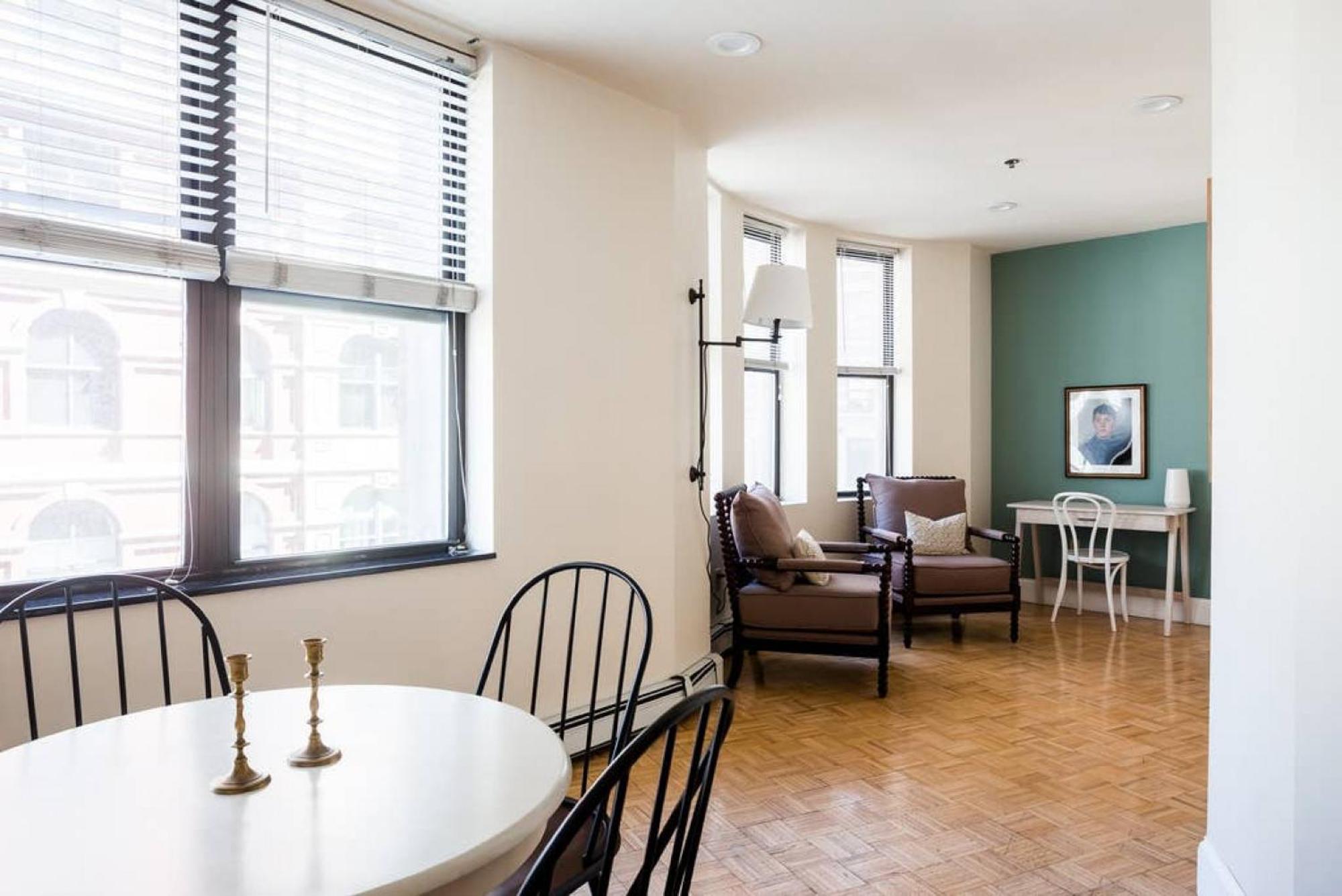 Apartment Awesome 2 Bed 1.5 Bath Downtown *