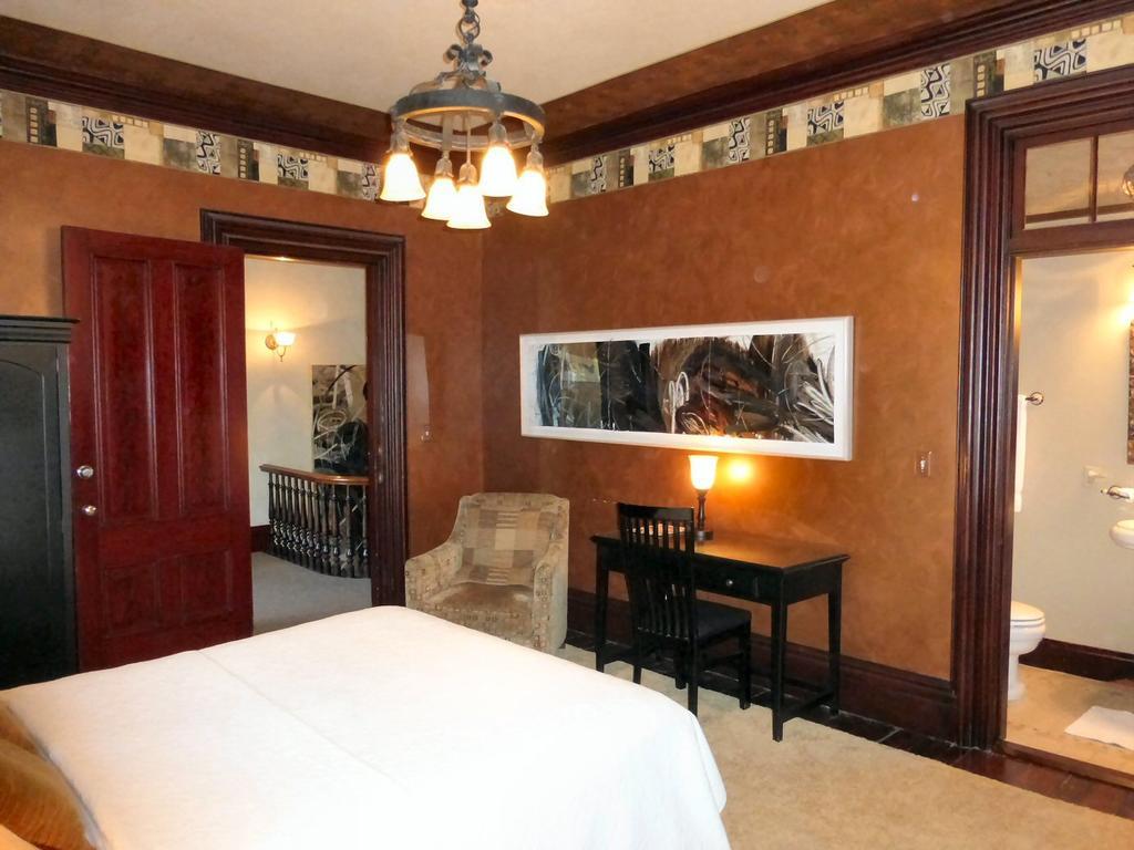 Taylor House 4*
