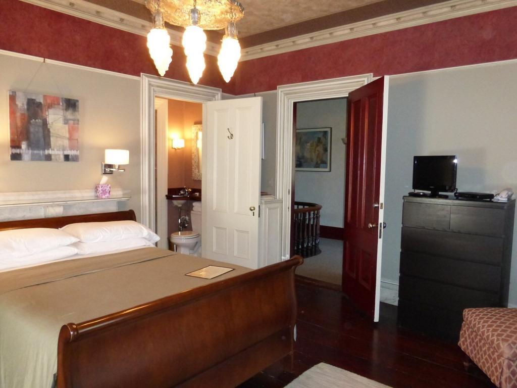 Taylor House Bed & Breakfast
