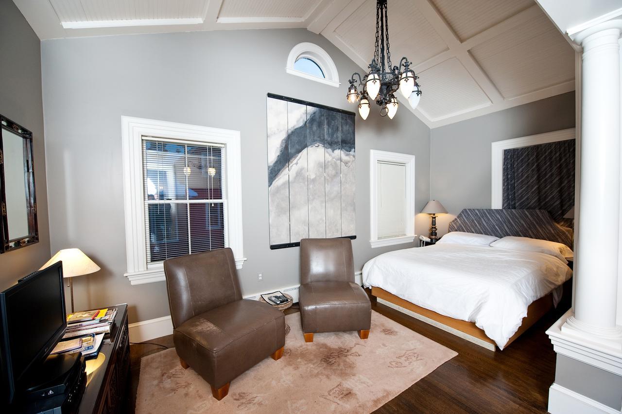 Taylor House Bed & Breakfast 4*
