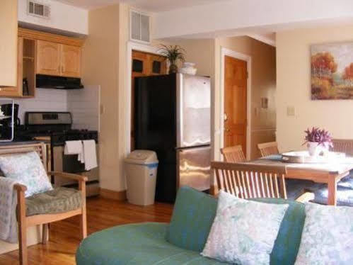 South End Brownstone Apartment *