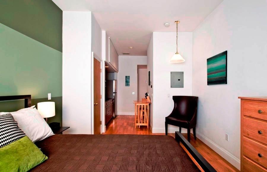 Christopher Apartment *