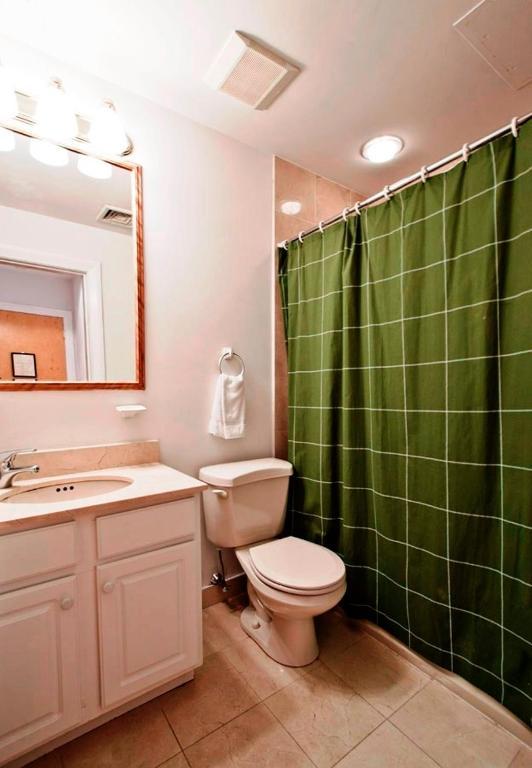 Christopher Apartment
