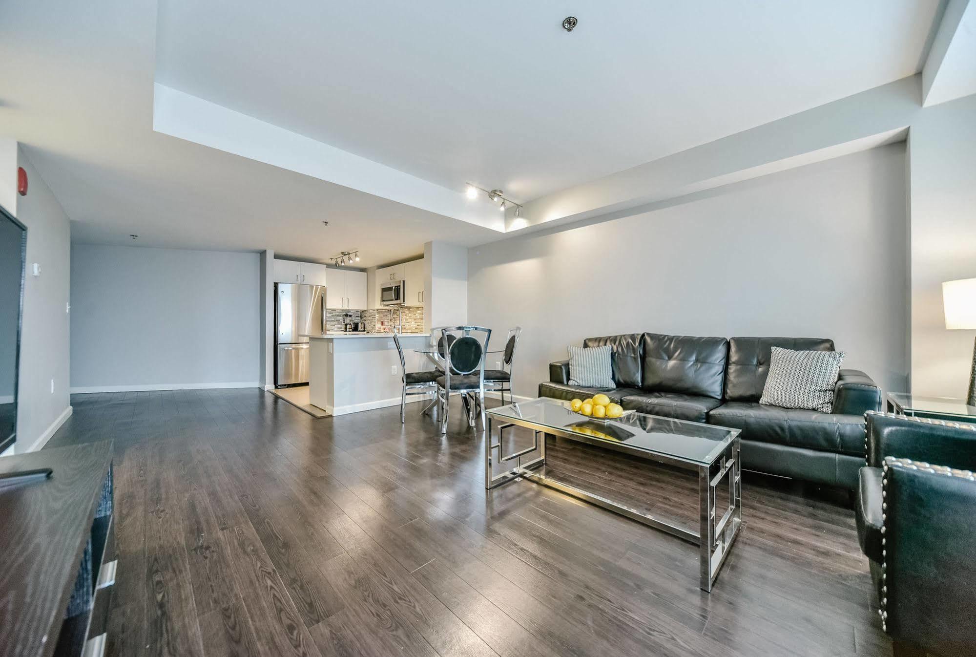 Harbor View Luxury Suites Apartment