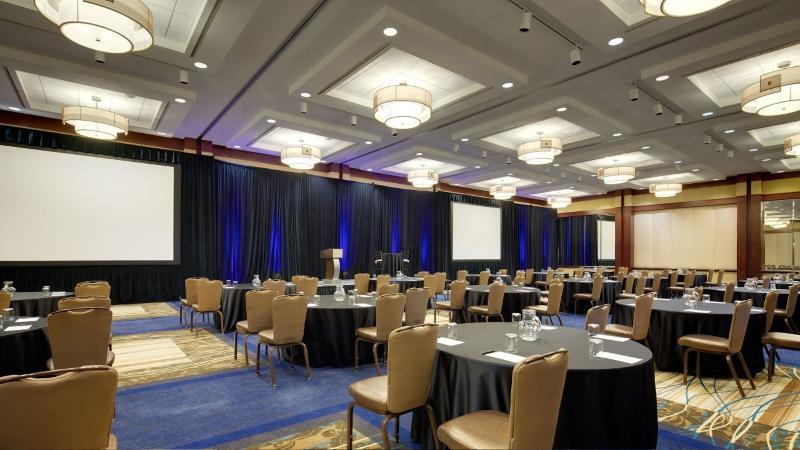 Hyatt Regency Harbor Hotel 4*