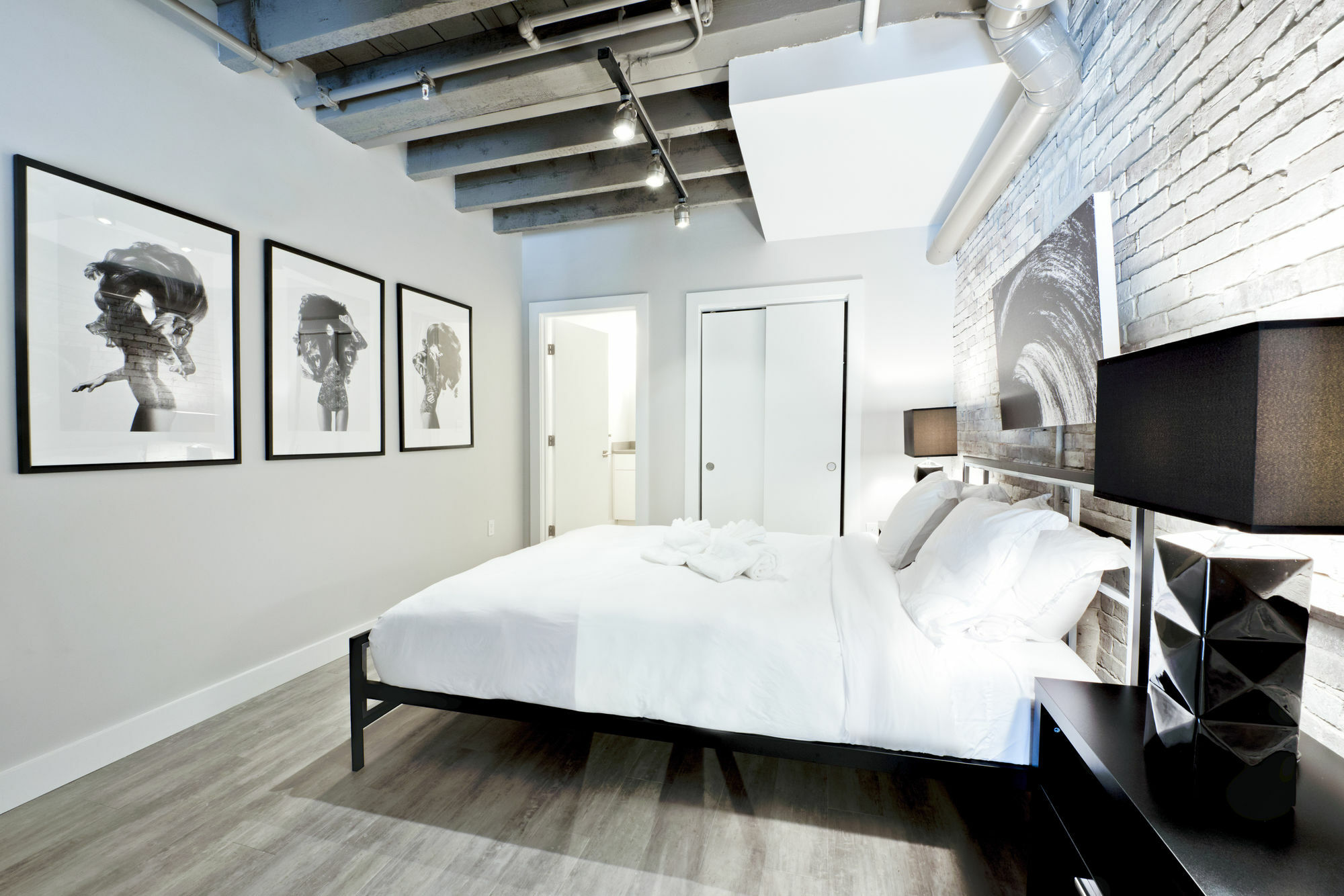 Chic 2br In Downtown By Sonder