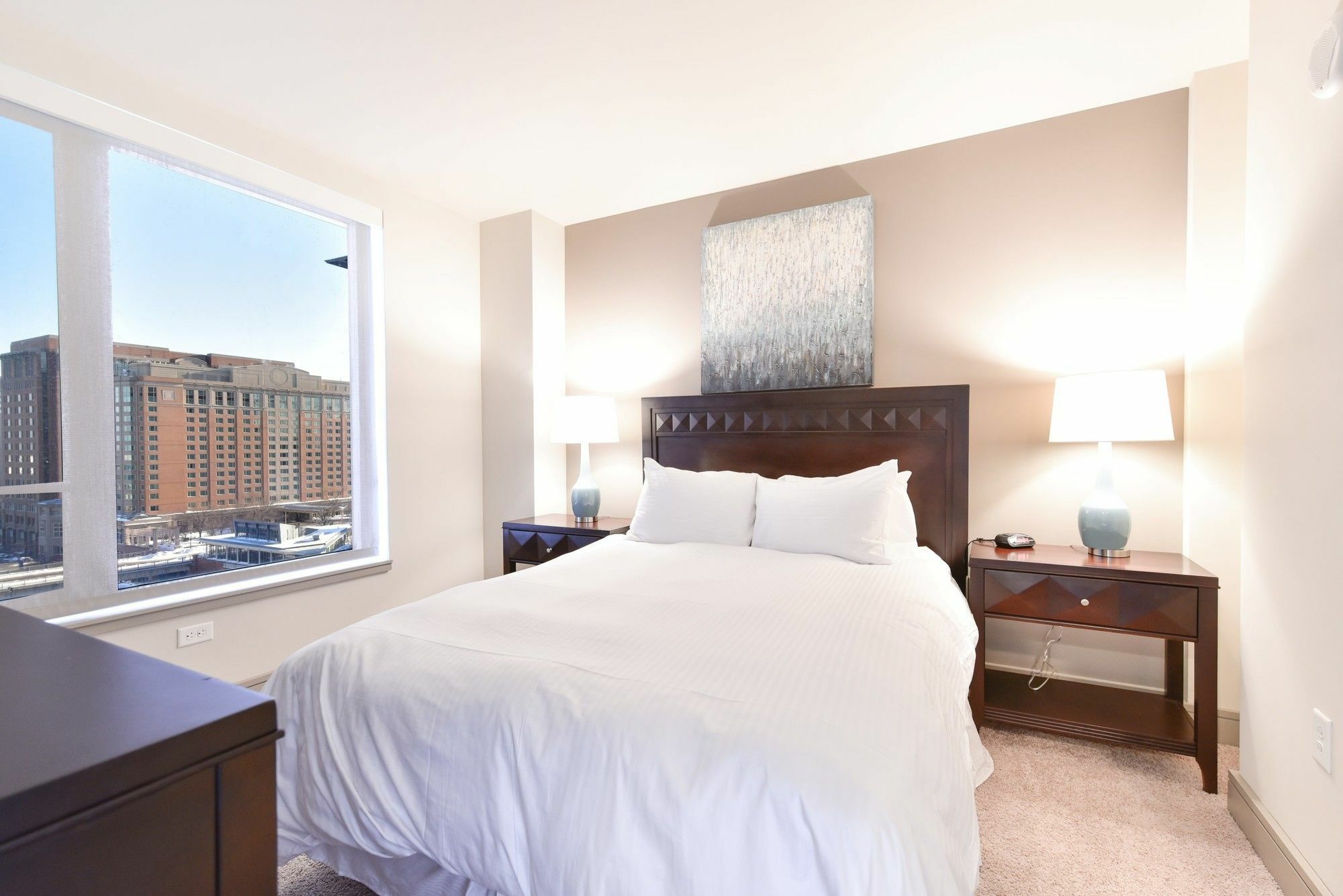 Global Luxury Downtown *