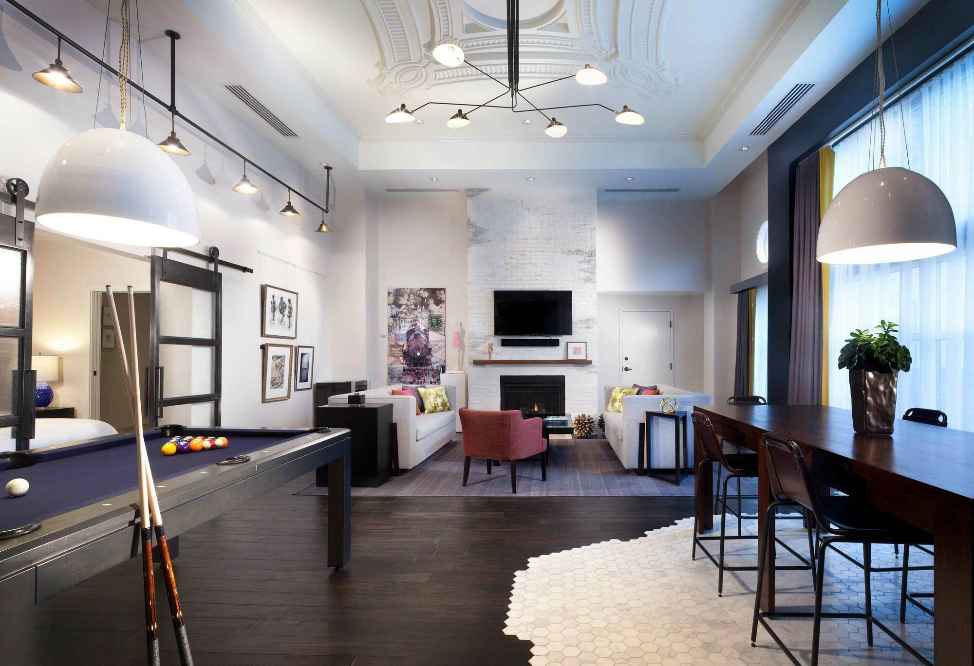 Commonwealth Hotel
