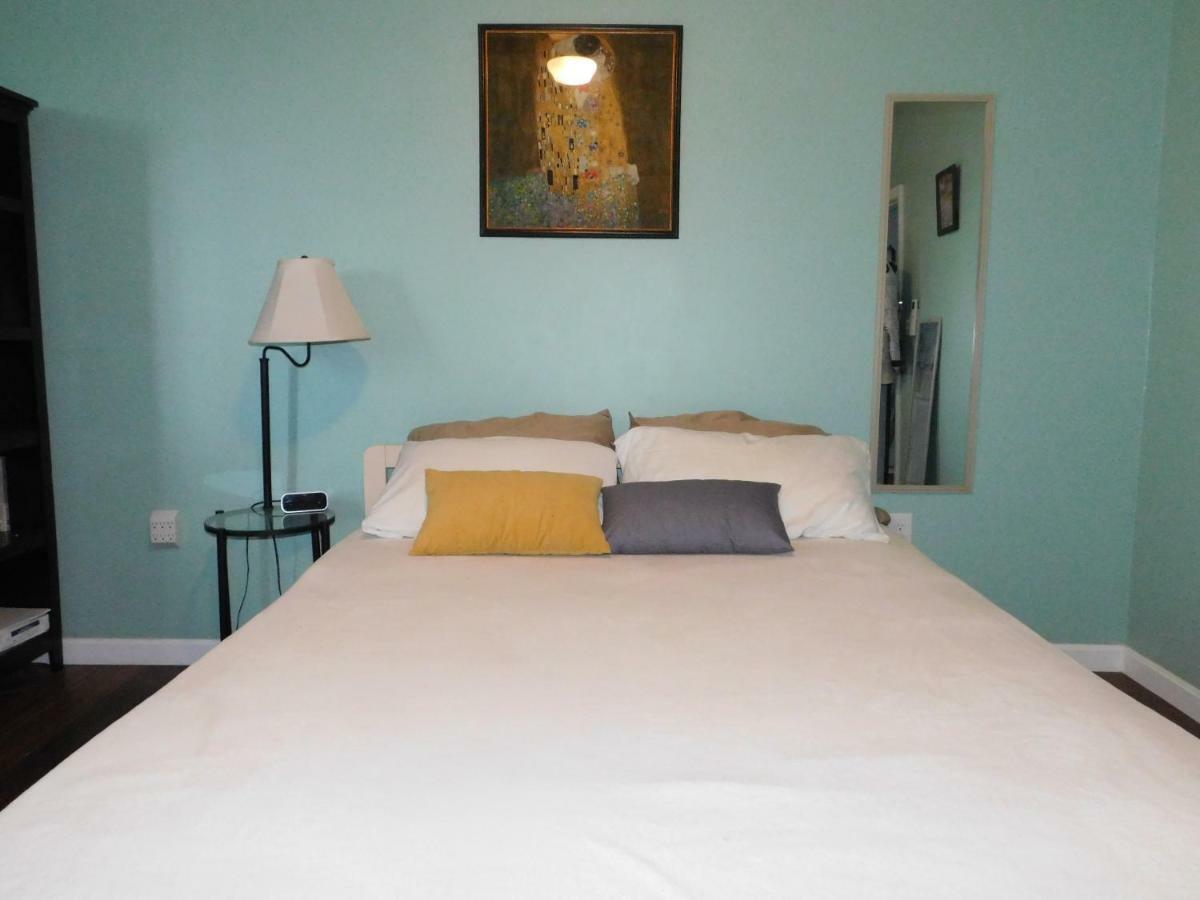 Private Rooms, Shared Bath In A Private Minutes From Logan Airport