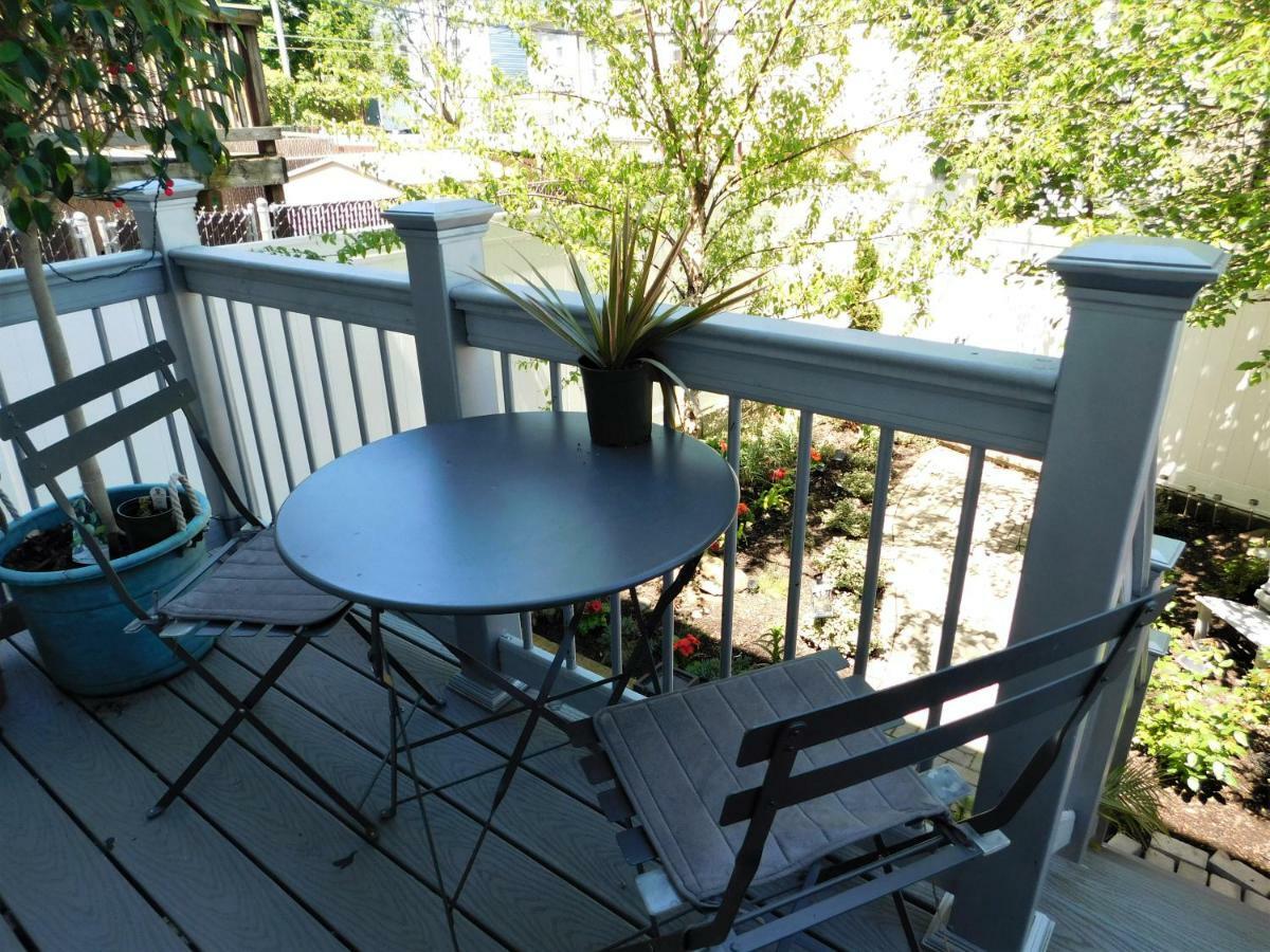 Homestay Private Rooms, Shared Bath In A Private Minutes From Logan Airport Boston
