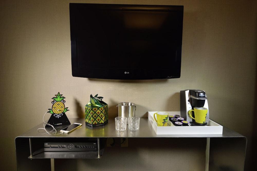 Hotel Staypineapple, A Delightful Hotel, South End Boston