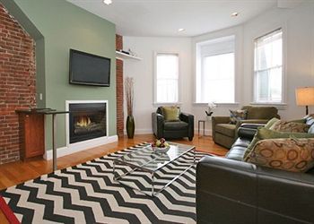 Christopher Apartment *