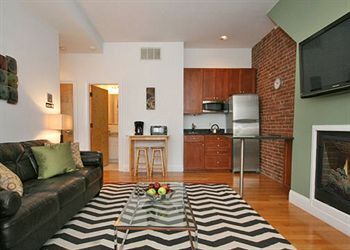 Christopher Apartment