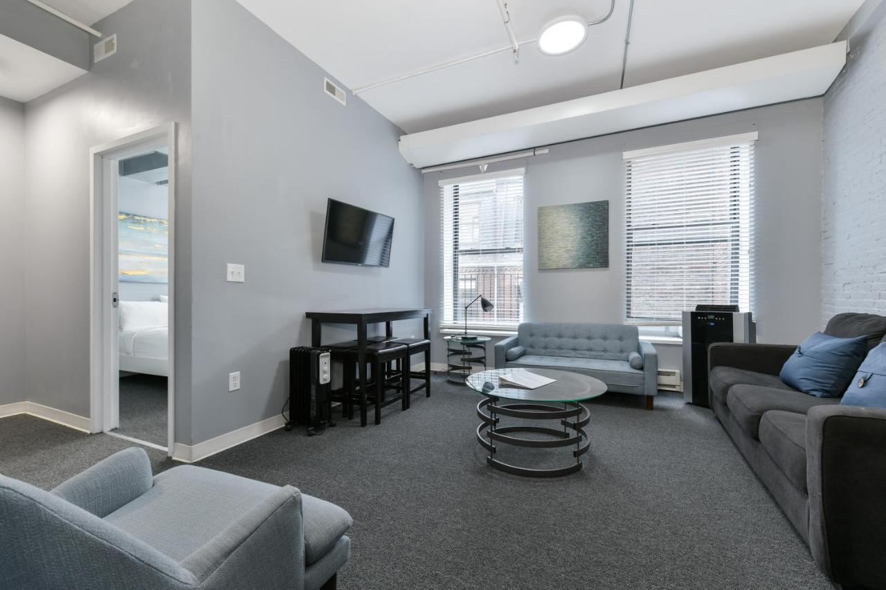 Temple Place Apartment *